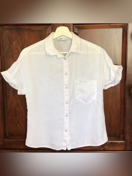 Zara Tops - ZARA 100% linen blouse, short cap sleeve, faux shell buttons, Sz S